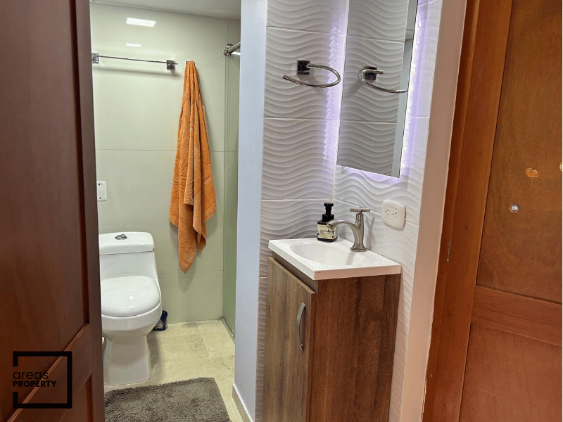 Casa en Venta y Arriendo en Cerros de Niza (260 m²) - Imagen 15