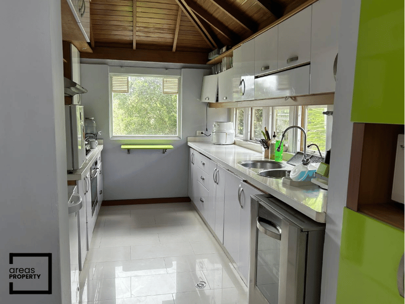Casa en Venta y Arriendo en Cerros de Niza (260 m²) - Imagen 8