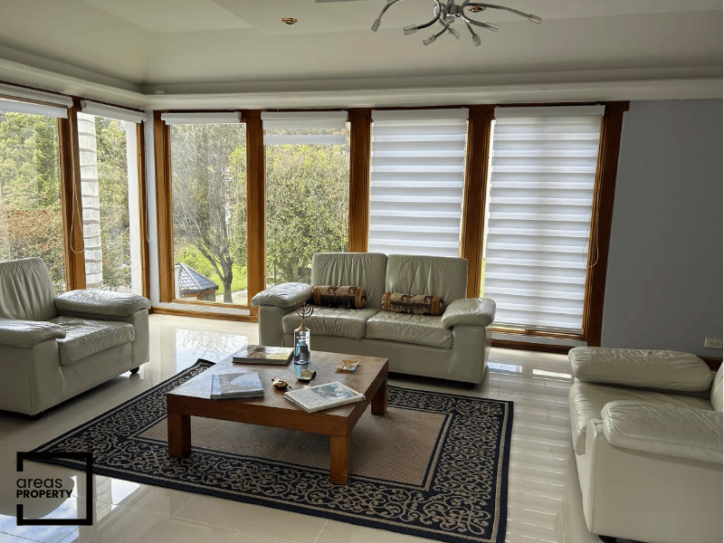 Casa en Venta y Arriendo en Cerros de Niza (260 m²) - Imagen 2