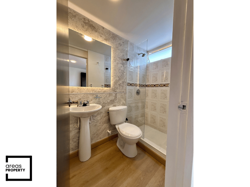 Apartamento Remodelado de 64 m² con Garaje Doble | Provivienda Oriental - Imagen 12
